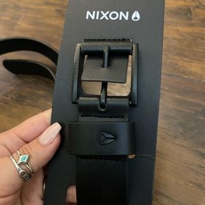 Nixon belt